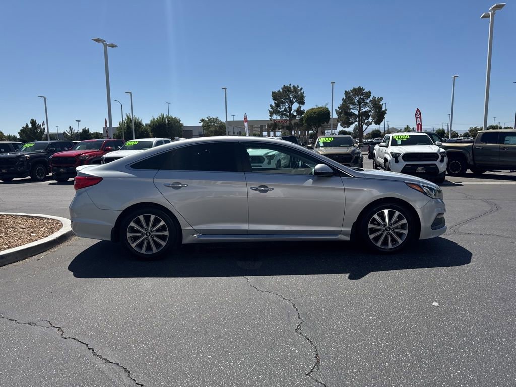 Used 2017 Hyundai Sonata Limited w/ Cargo Package FWD image 5