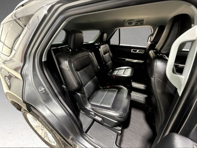 Used 2021 Ford Explorer Limited w/ Equipment Group 301A AWD/4WD image 29