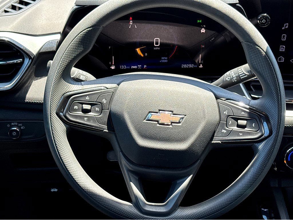 Used 2025 Chevrolet TrailBlazer LT AWD/4WD image 13