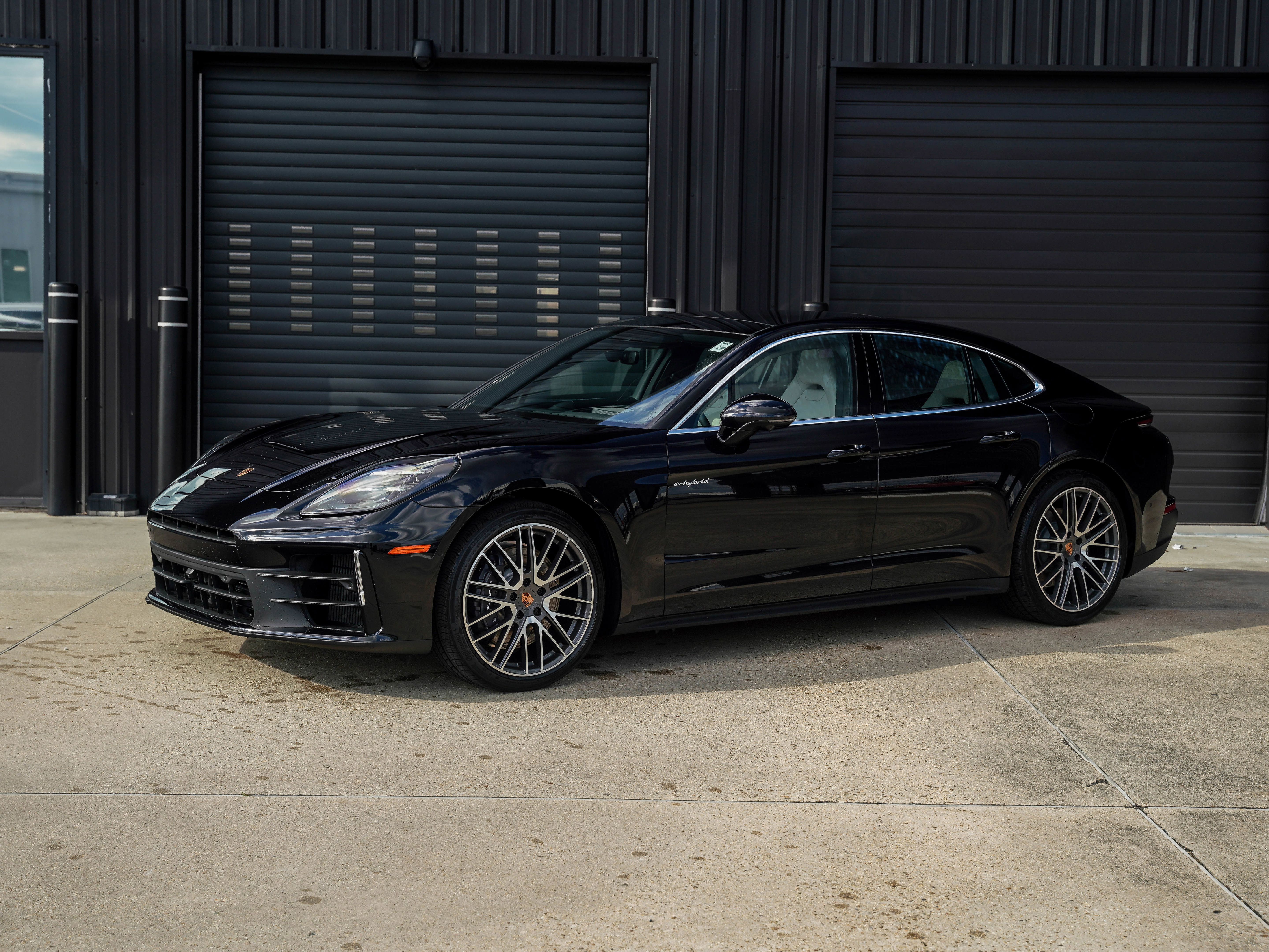 New 2026 Porsche Panamera 4 image 1