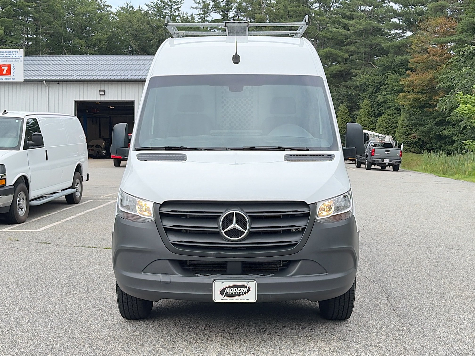 Used 2022 Mercedes-Benz Sprinter 1500 image 4