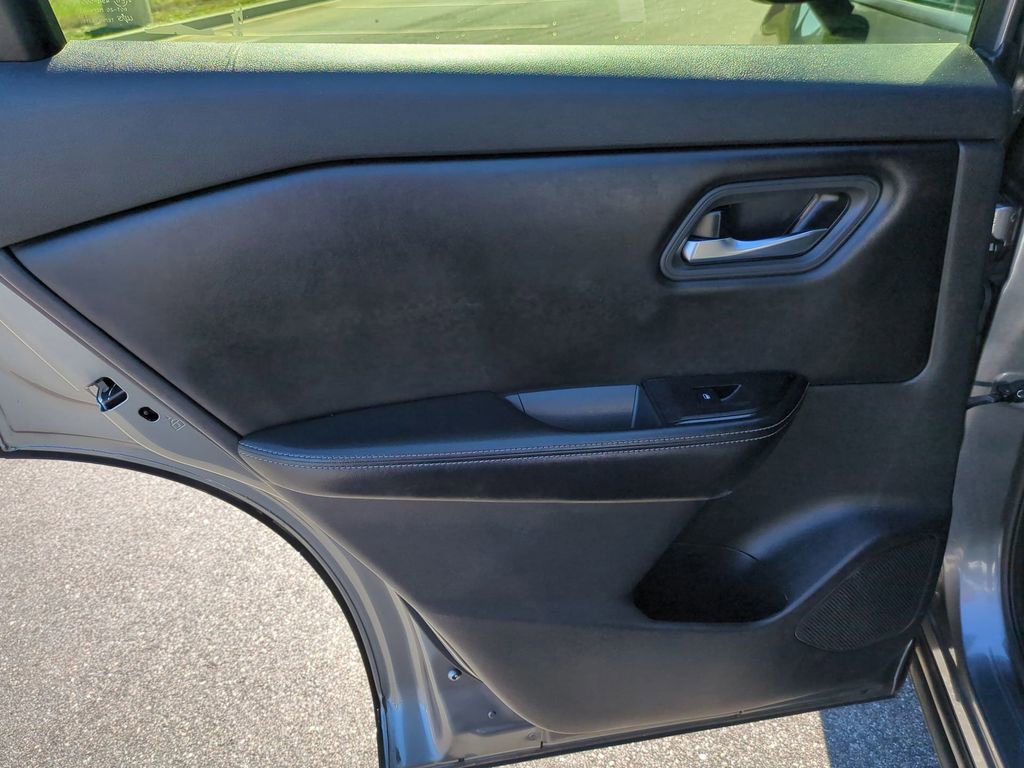 Certified 2024 Nissan Rogue SV image 24