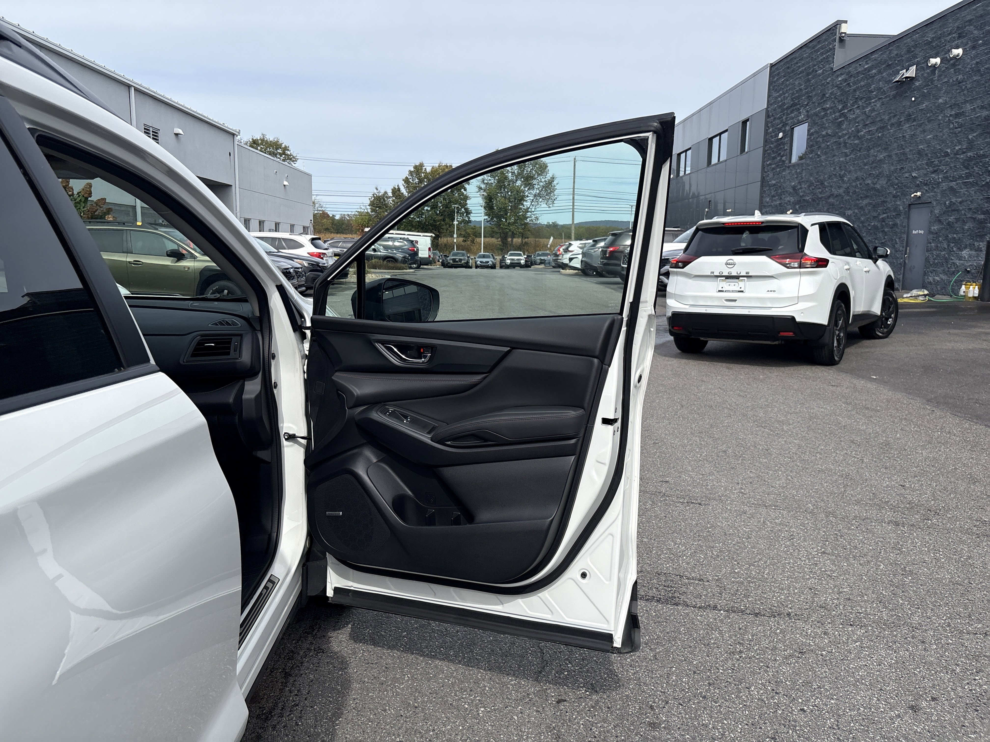 Certified 2025 Subaru Ascent Bronze Edition image 30