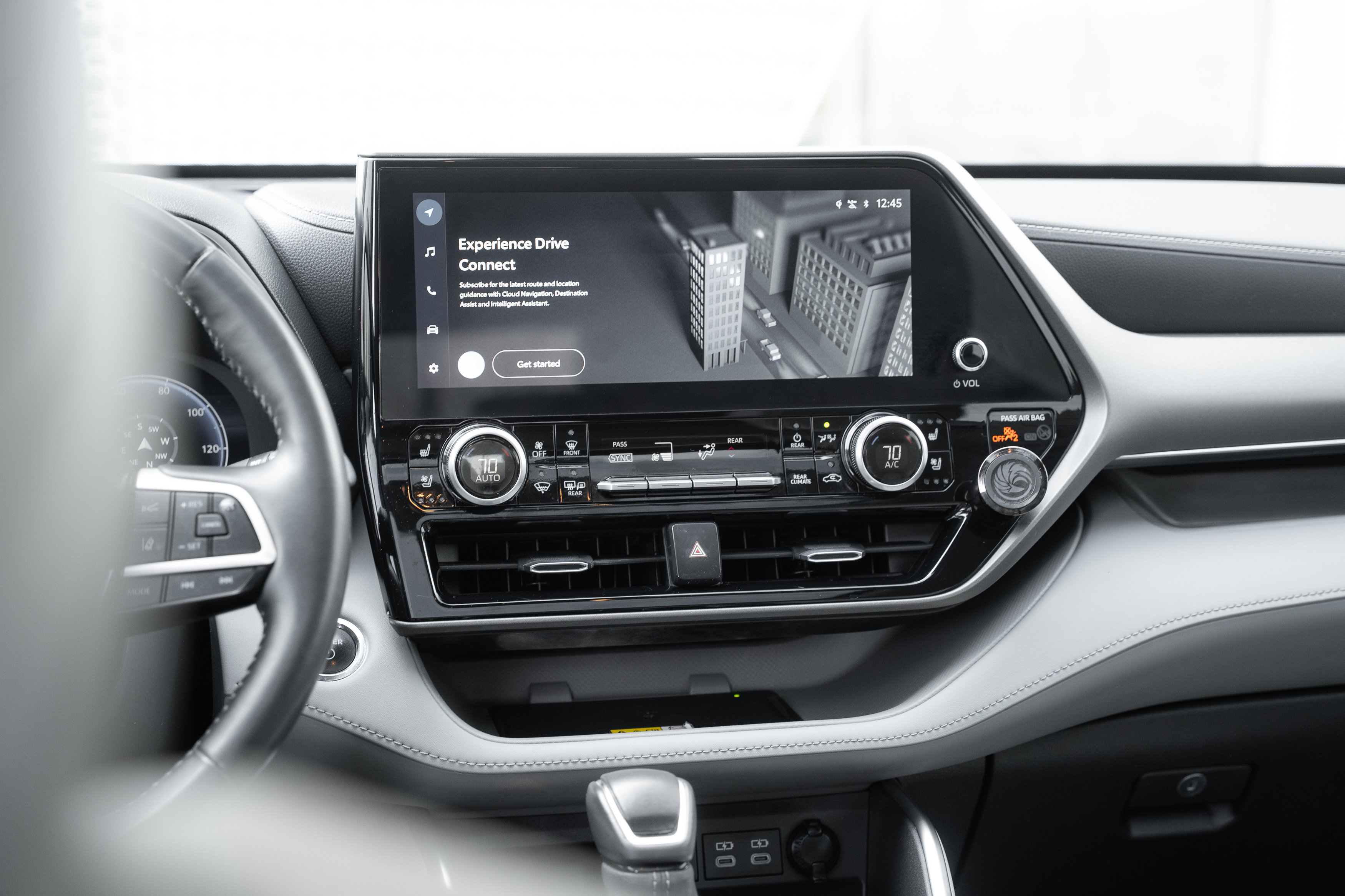 Used 2023 Toyota Highlander Limited image 14