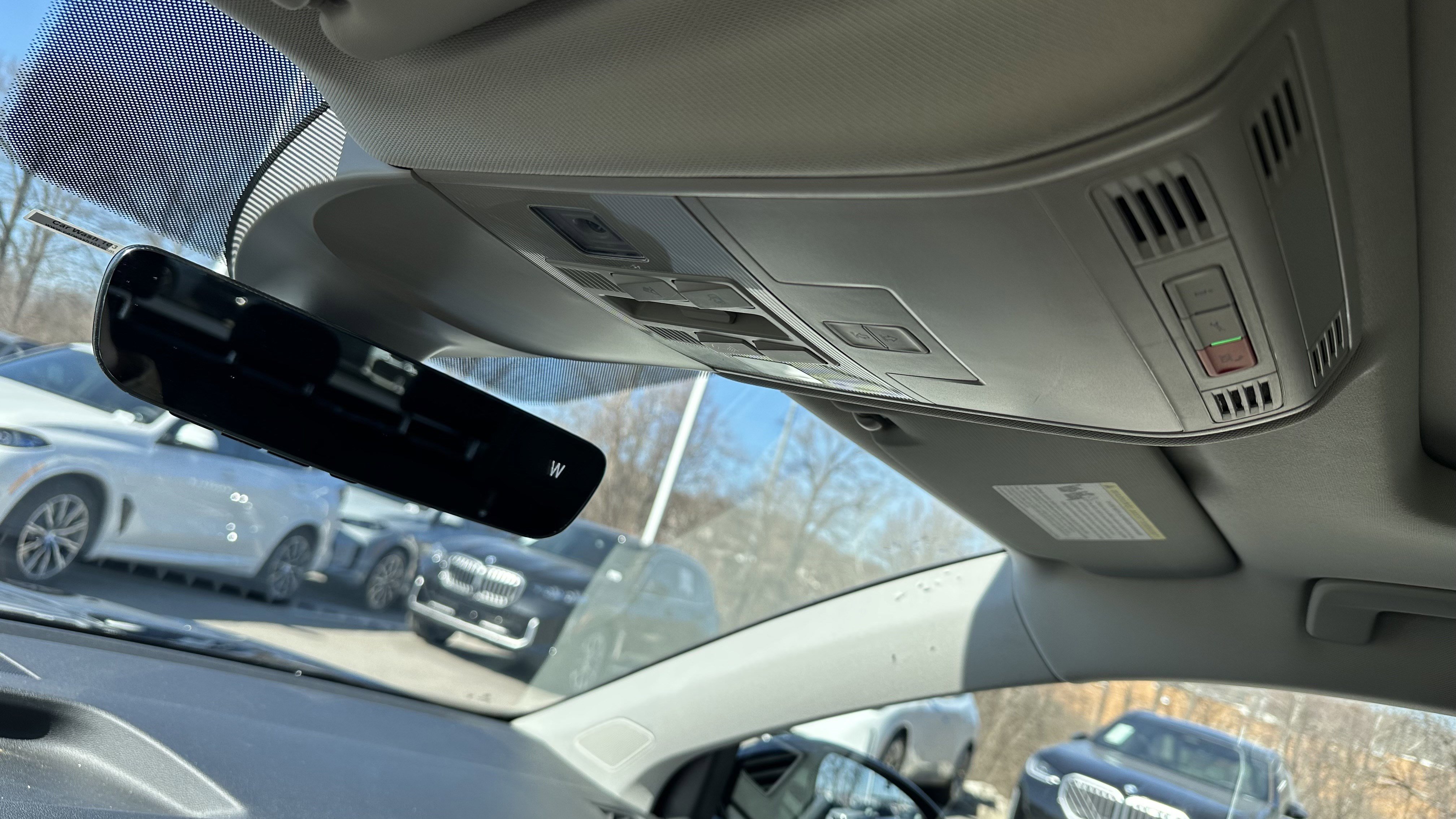 Used 2024 Volkswagen Taos SE w/ Panoramic Sunroof Package image 28