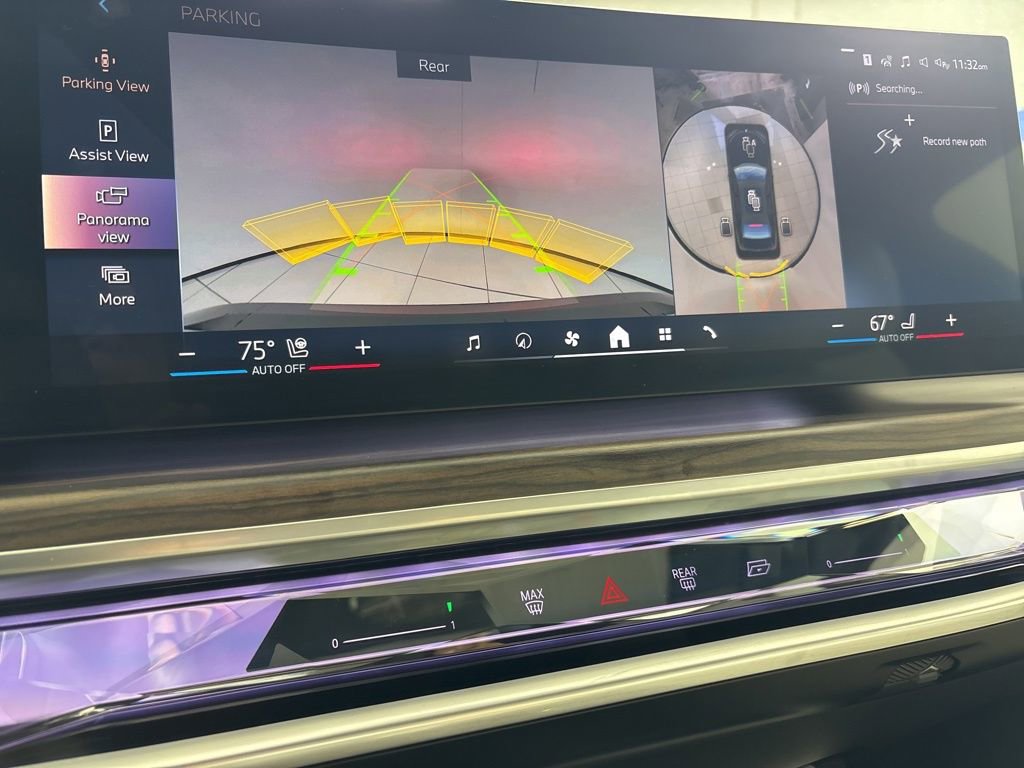 Used 2024 BMW 760i xDrive w/ Executive Package image 31