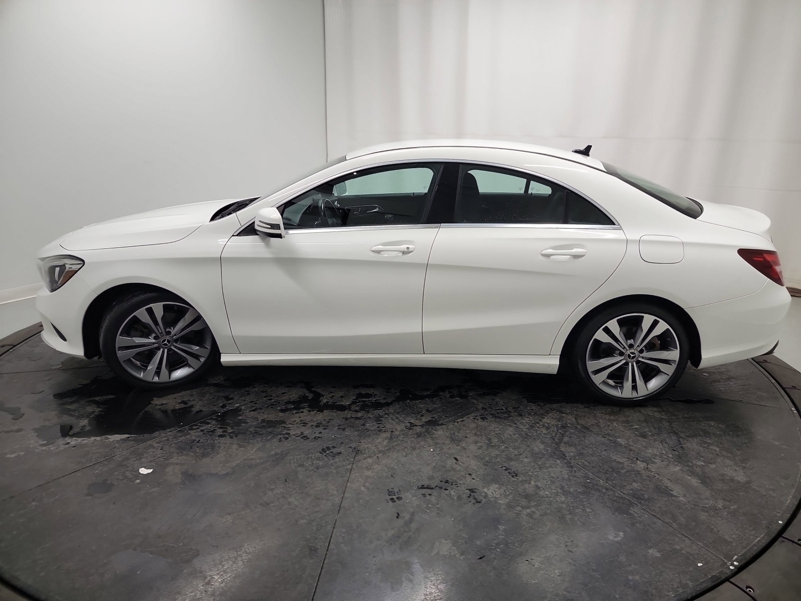 Used 2019 Mercedes-Benz CLA 250 image 4
