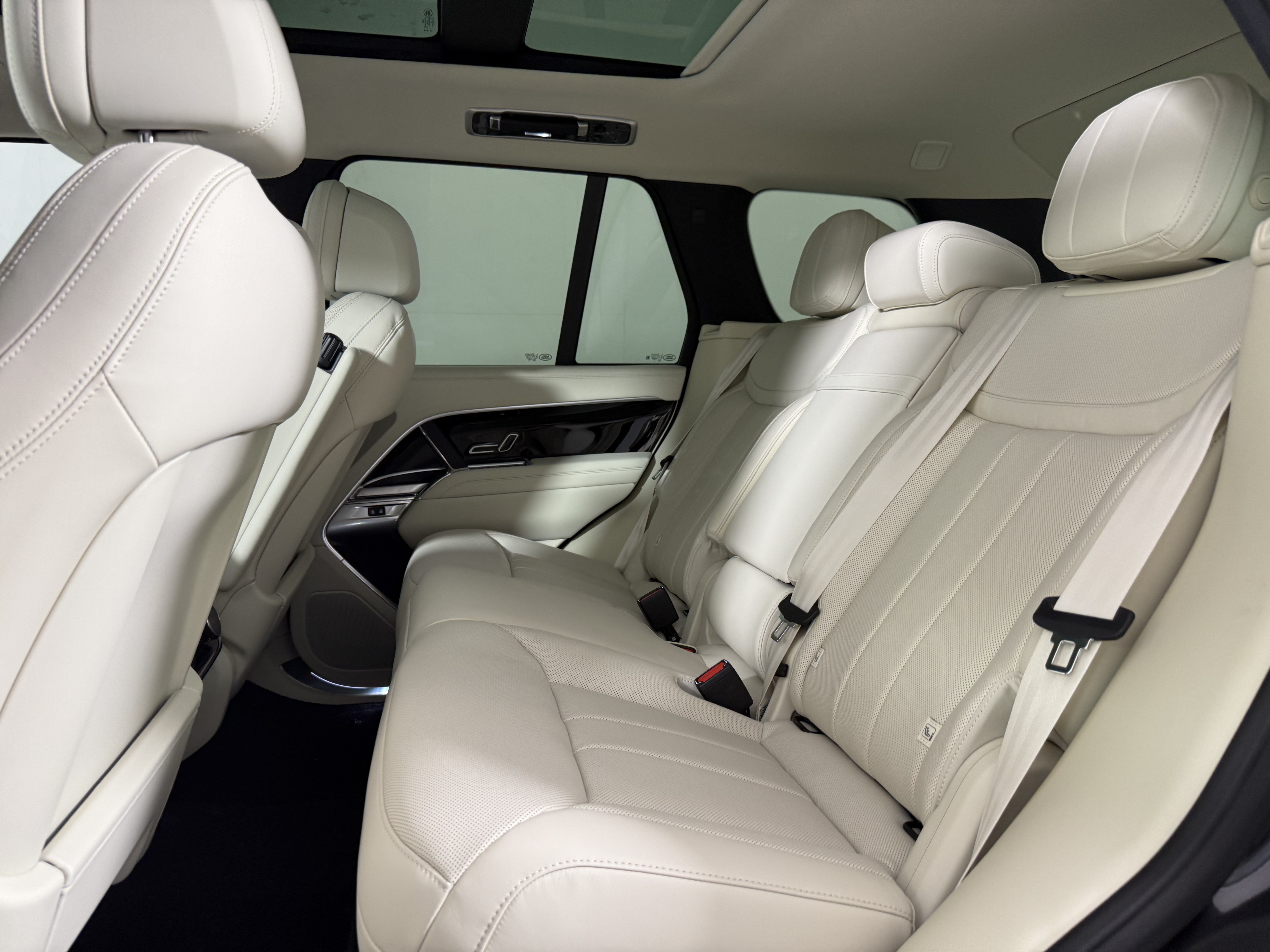 New 2026 Land Rover Range Rover SE AWD/4WD image 24
