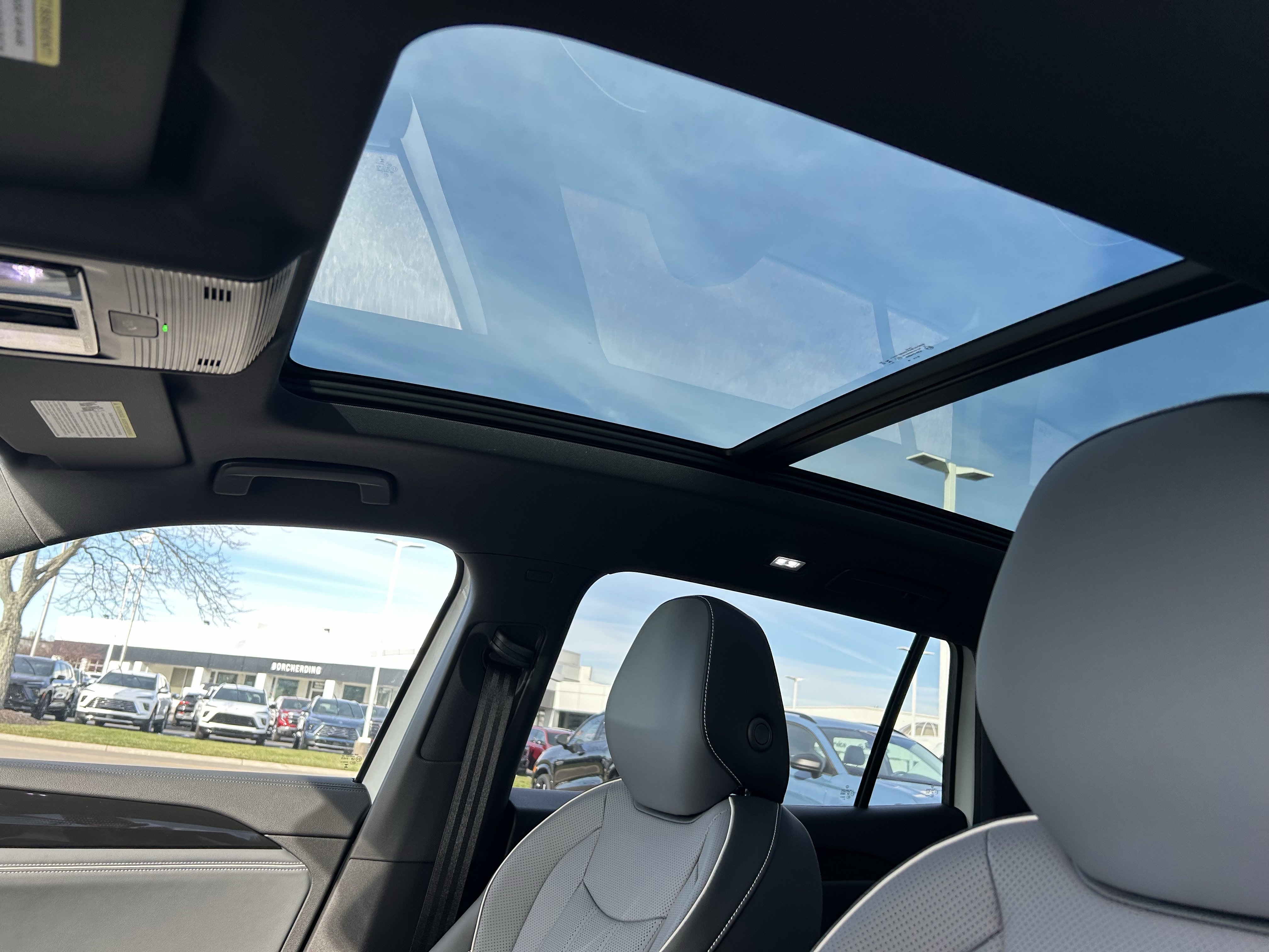 New 2026 Volkswagen Tiguan SEL R-Line image 23