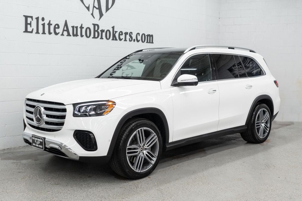 Used 2025 Mercedes-Benz GLS 450 4MATIC image 42