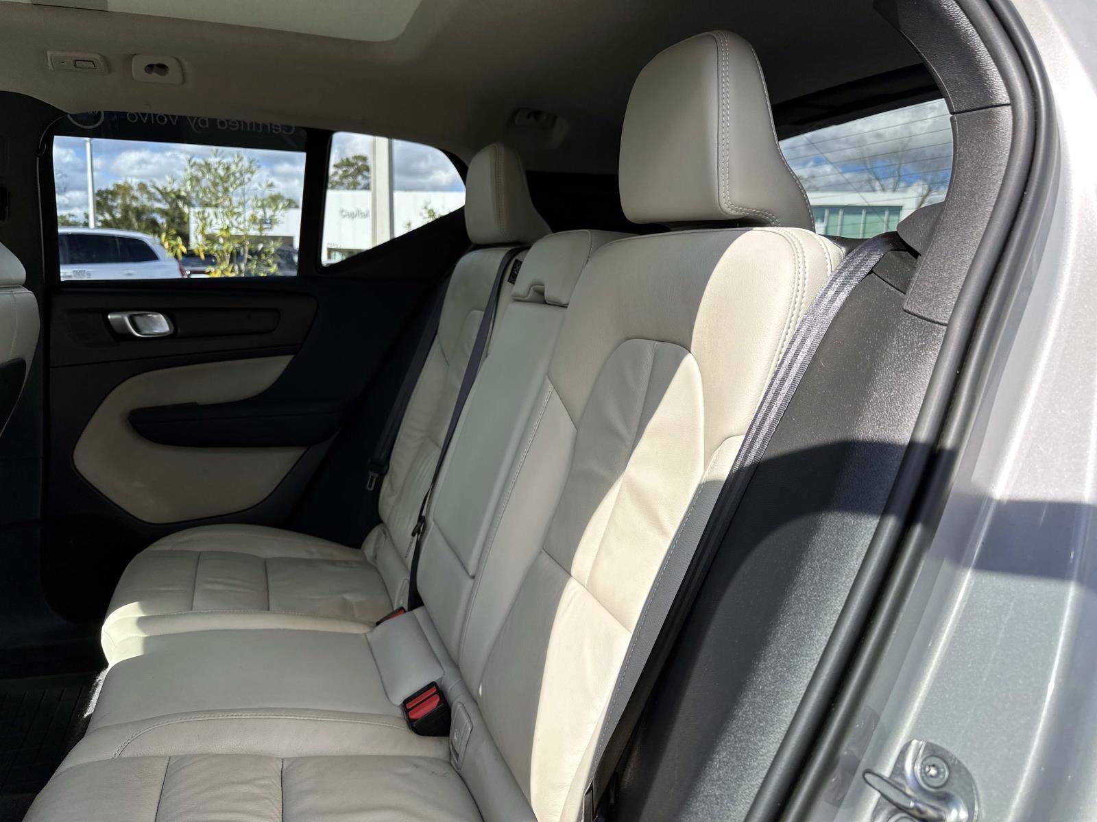 Certified 2023 Volvo XC40 B5 Plus image 14