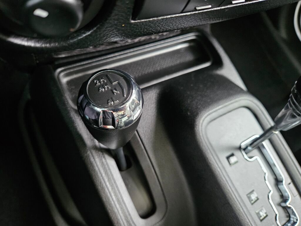 Used 2013 Jeep Wrangler Unlimited Sport image 23