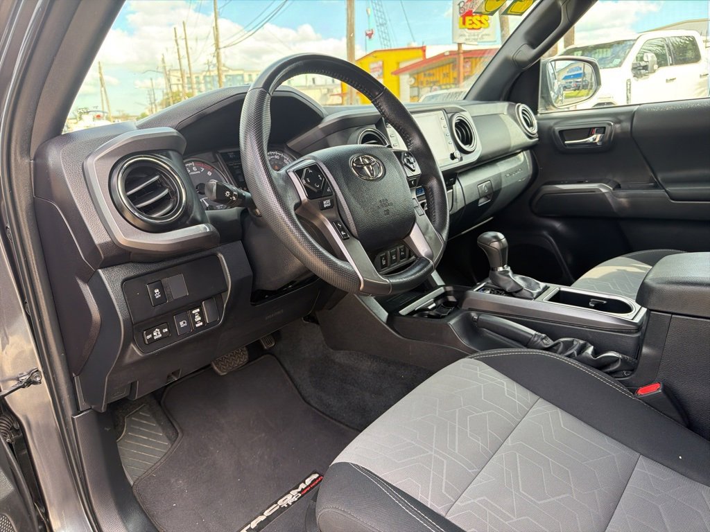Used 2023 Toyota Tacoma TRD Sport image 9