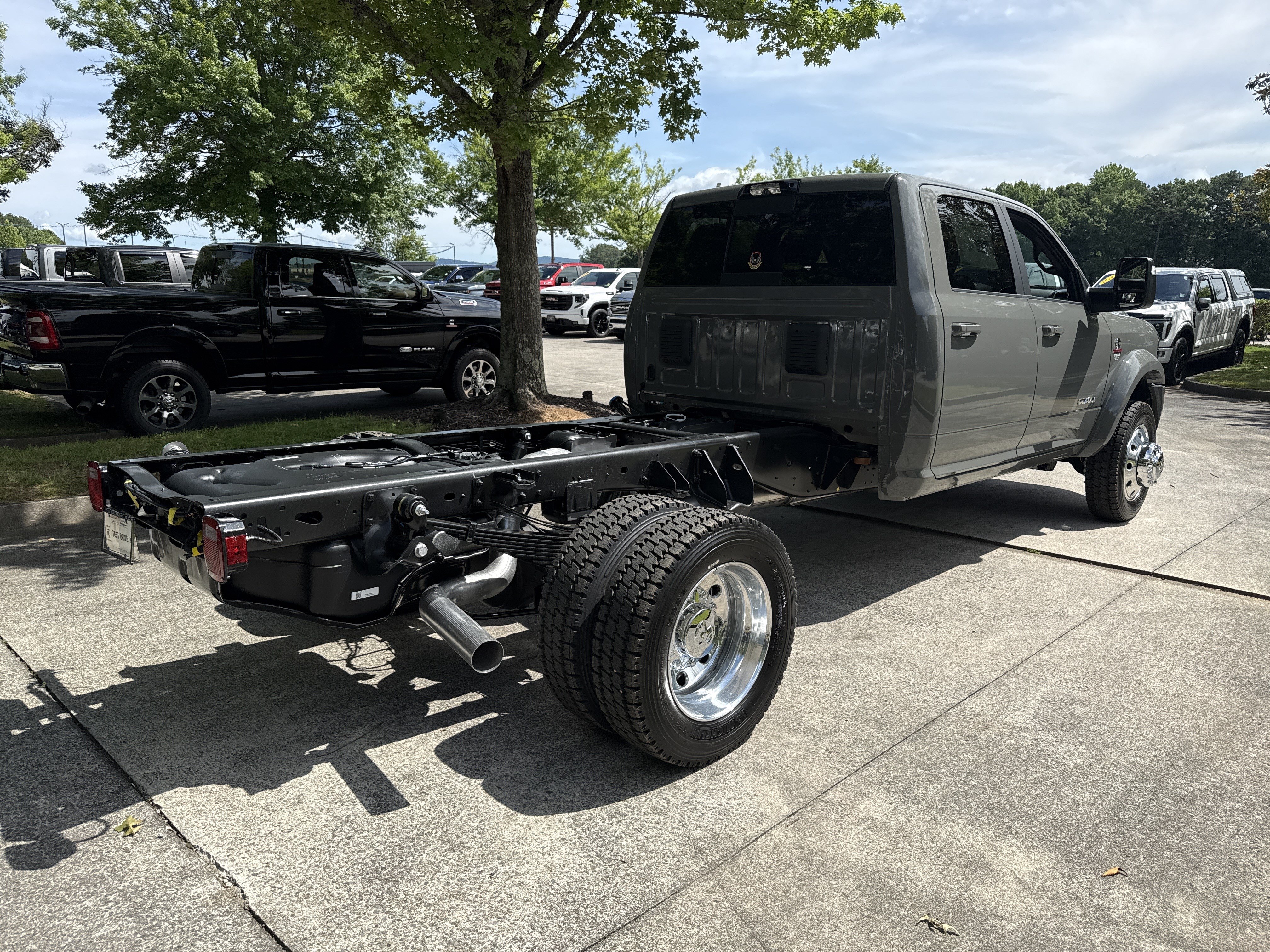New 2026 RAM 5500 4x4 Crew Cab w/ Laramie Trim Package image 7