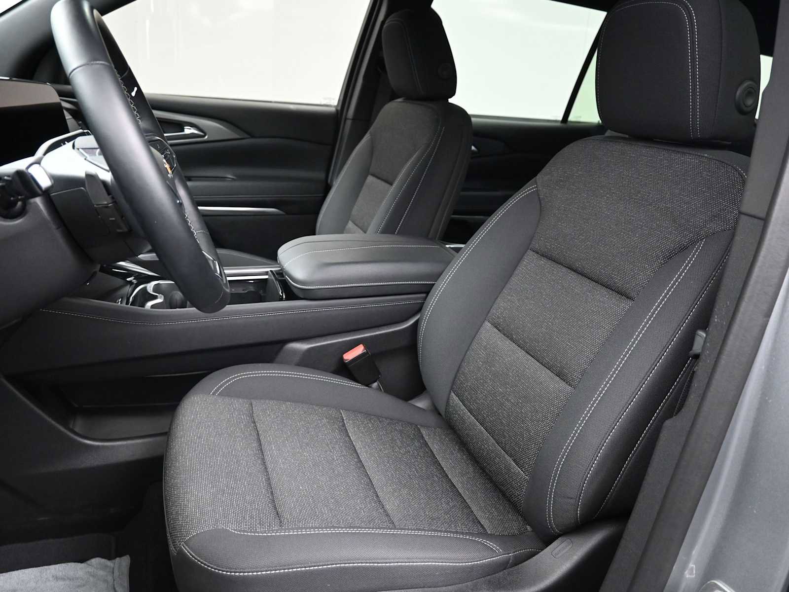 Used 2024 Chevrolet Traverse LT image 10