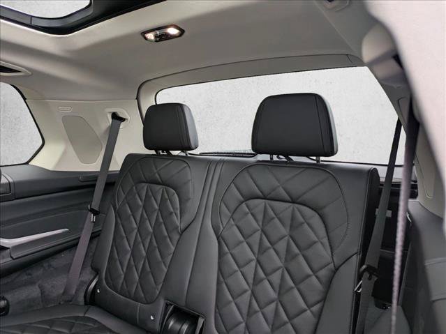 New 2026 BMW X7 xDrive40i w/ Premium Package AWD/4WD image 18