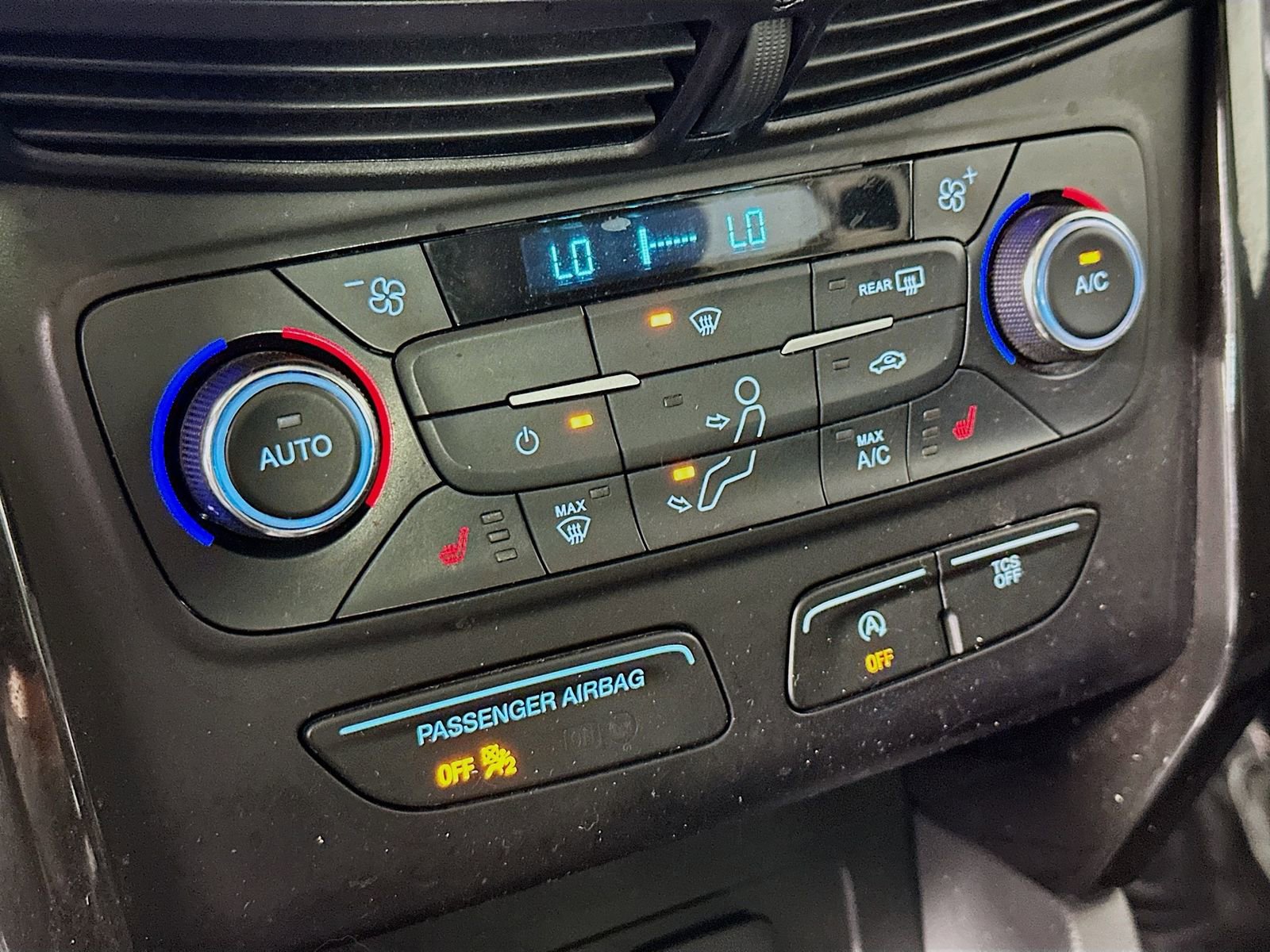Used 2017 Ford Escape Titanium image 15