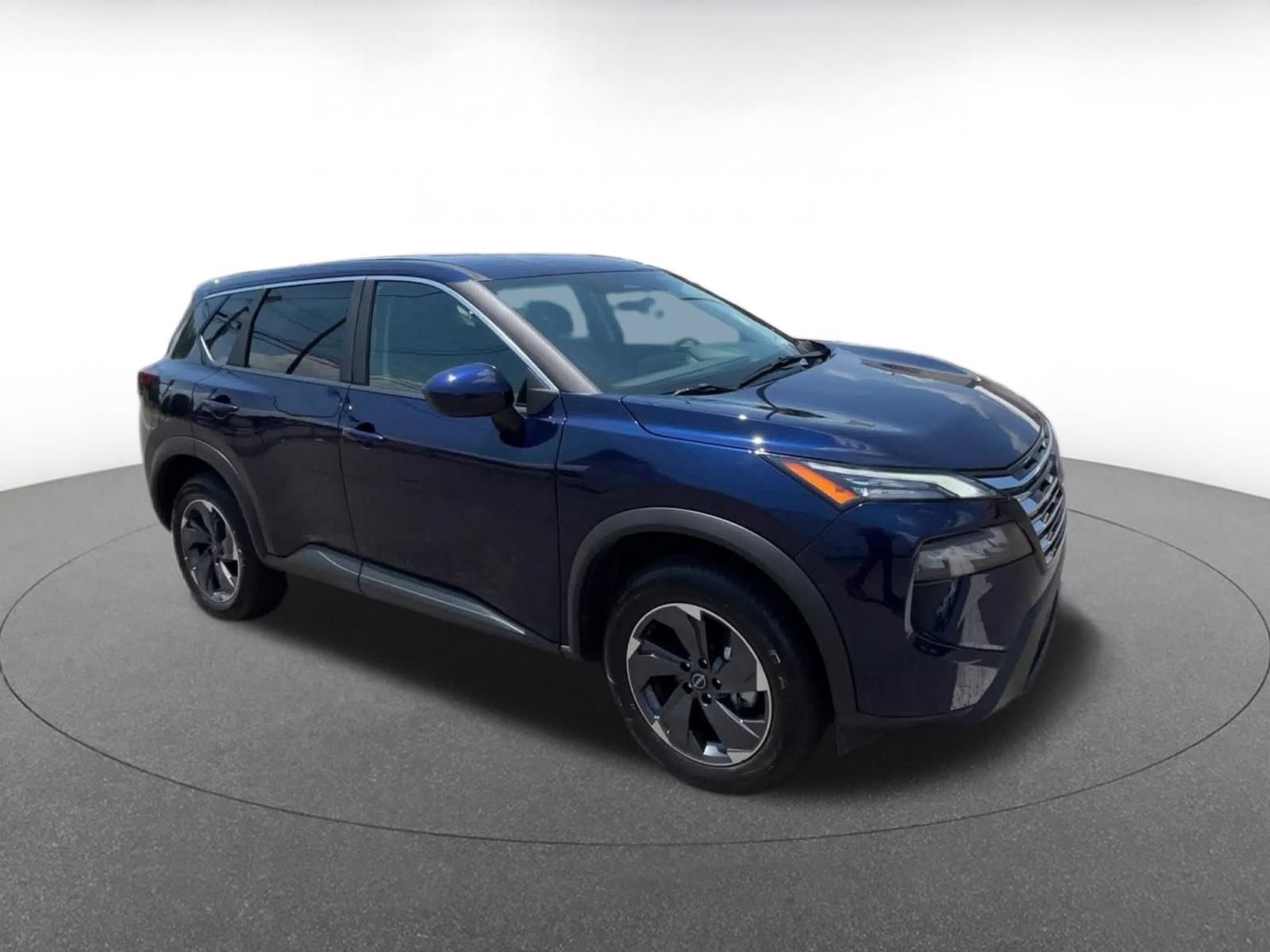 Used 2025 Nissan Rogue SV FWD image 2