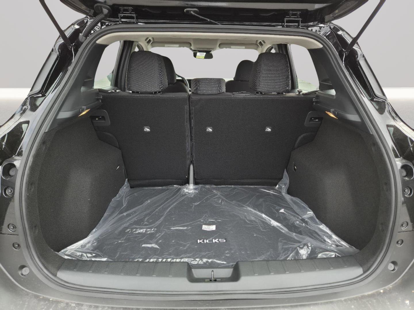 New 2026 Nissan Kicks SR image 25