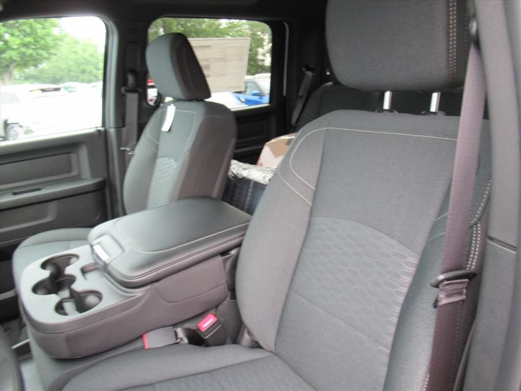 New 2026 RAM 3500 Tradesman AWD/4WD image 17