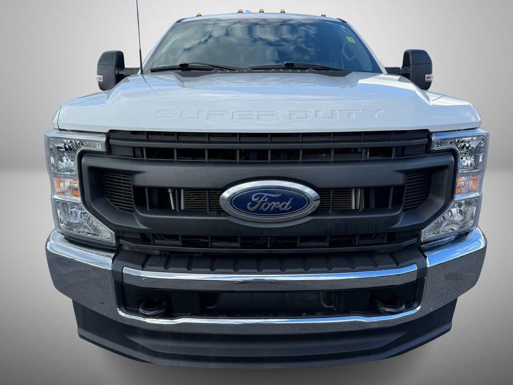 Used 2022 Ford F250 XL w/ Power Equipment Group AWD/4WD image 9