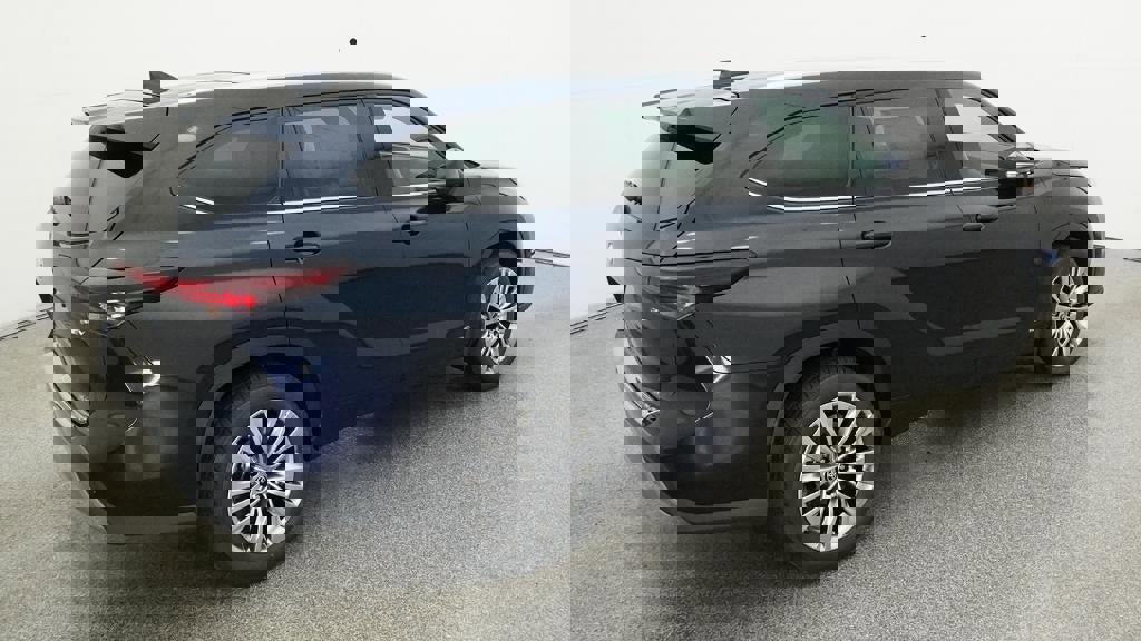 New 2026 Toyota Highlander Platinum image 9