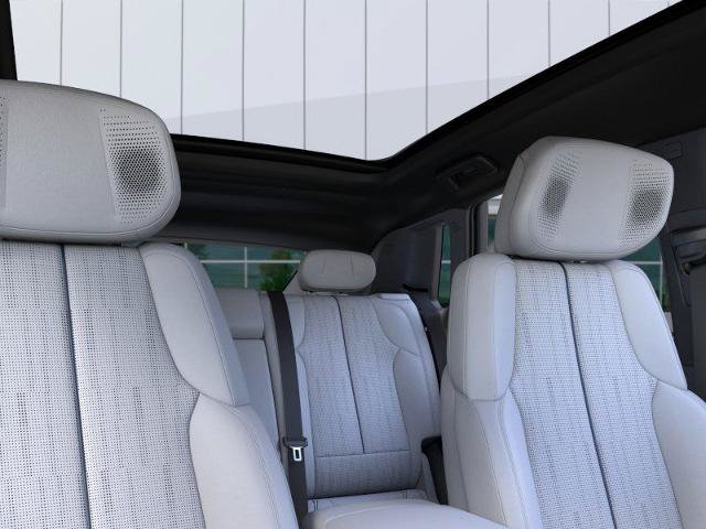 New 2025 Cadillac Lyriq Luxury AWD/4WD image 24