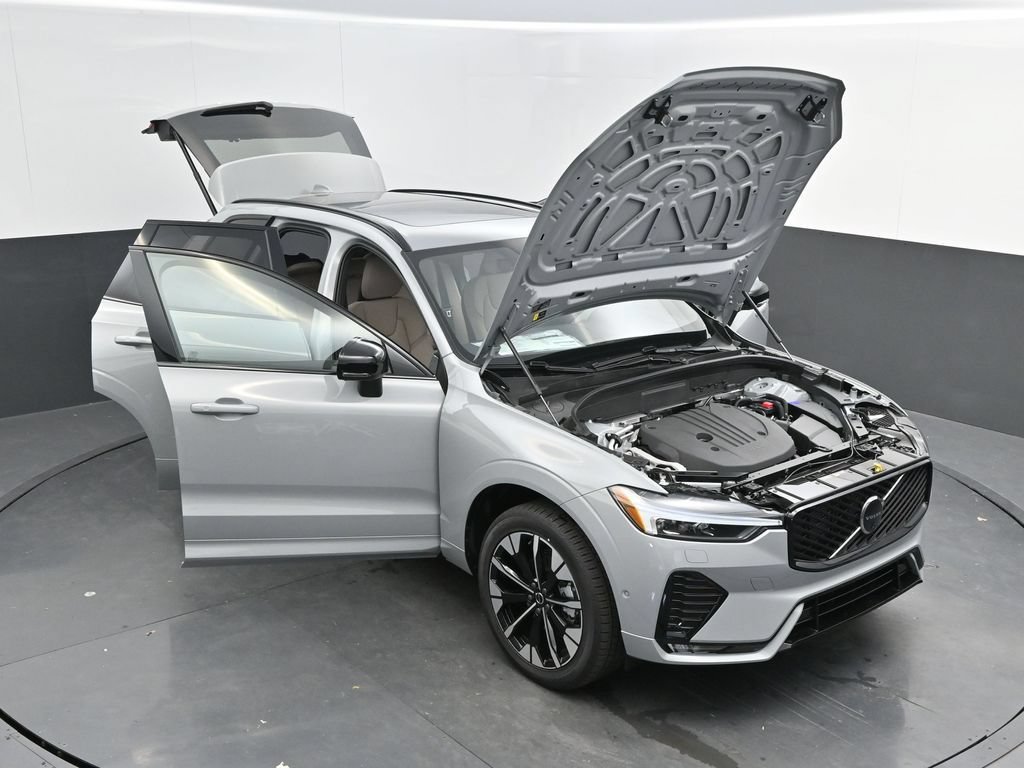 New 2026 Volvo XC60 B5 Plus w/ Protection Package Premier AWD/4WD image 34