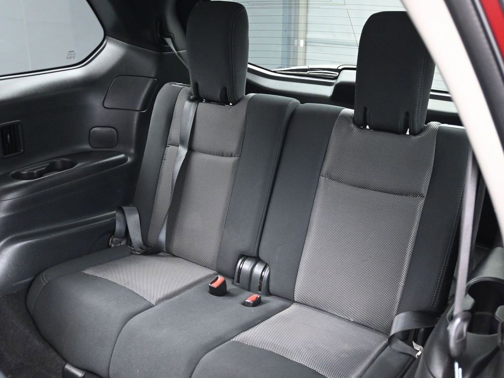 Used 2018 Nissan Pathfinder S image 31