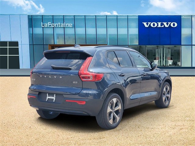 New 2026 Volvo XC40 B5 Core w/ Protection Package Premier image 4