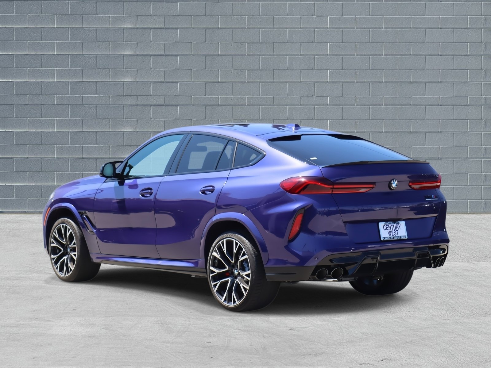 Used 2024 BMW X6 M Competition w/ Executive Package image 7