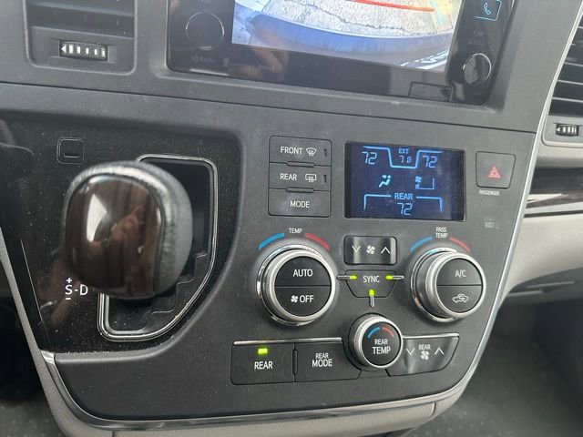 Used 2016 Toyota Sienna XLE w/ XLE Navigation Package image 18