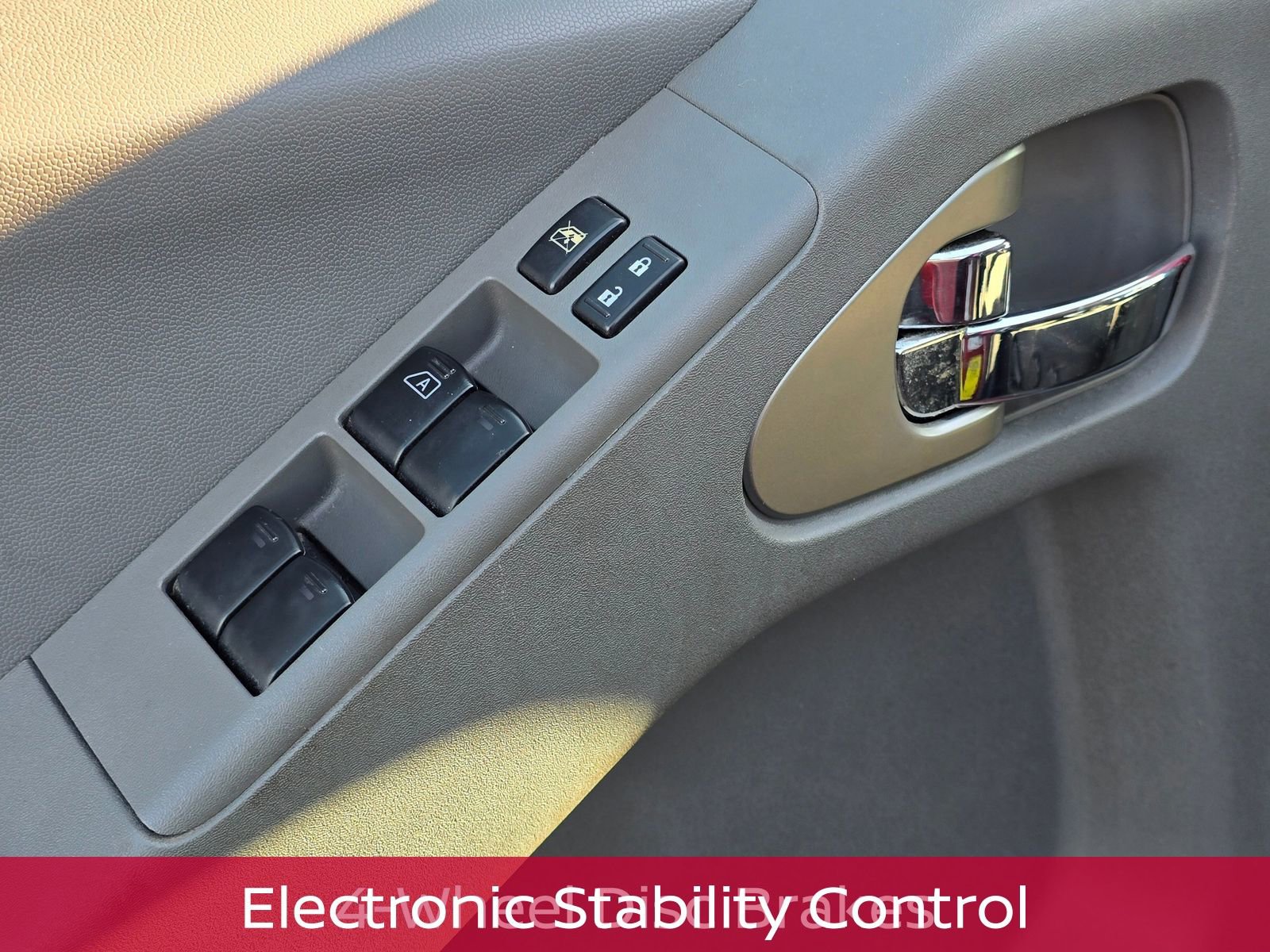 Used 2018 Nissan Frontier SV image 16