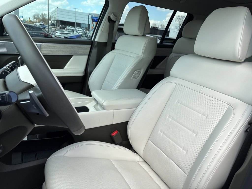 Certified 2025 Hyundai Santa Fe Calligraphy image 13