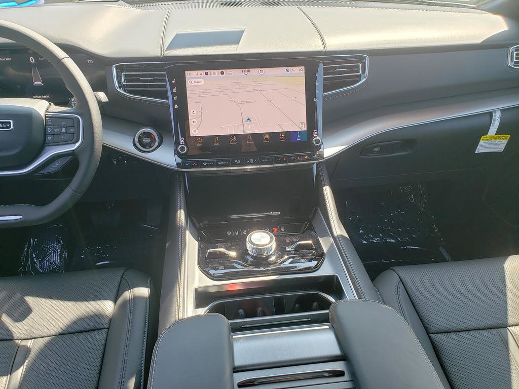 New 2026 Jeep Grand Wagoneer Limited AWD/4WD image 10