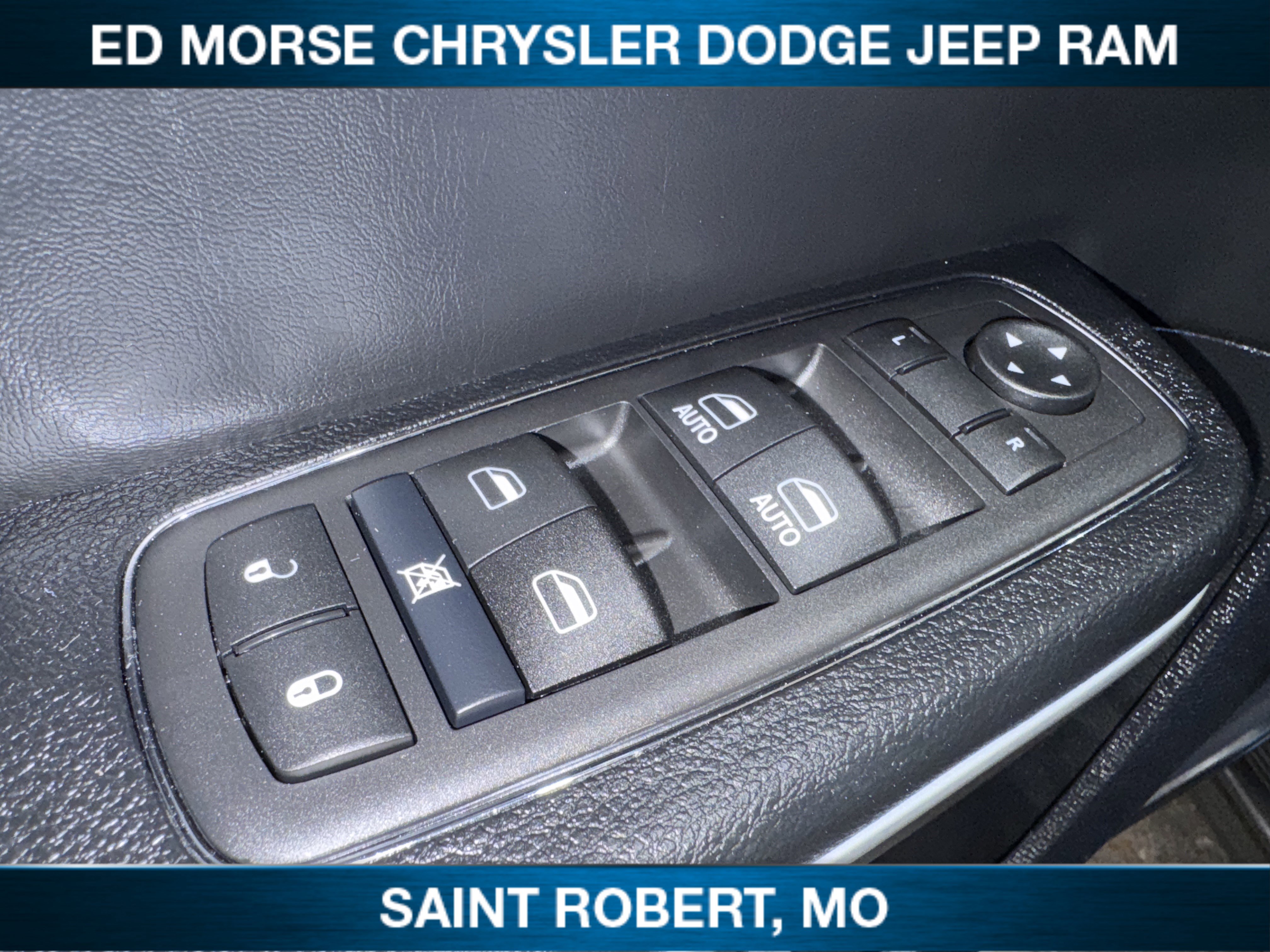 Used 2020 Chrysler 300 Touring L w/ Quick Order Package 2EF image 17