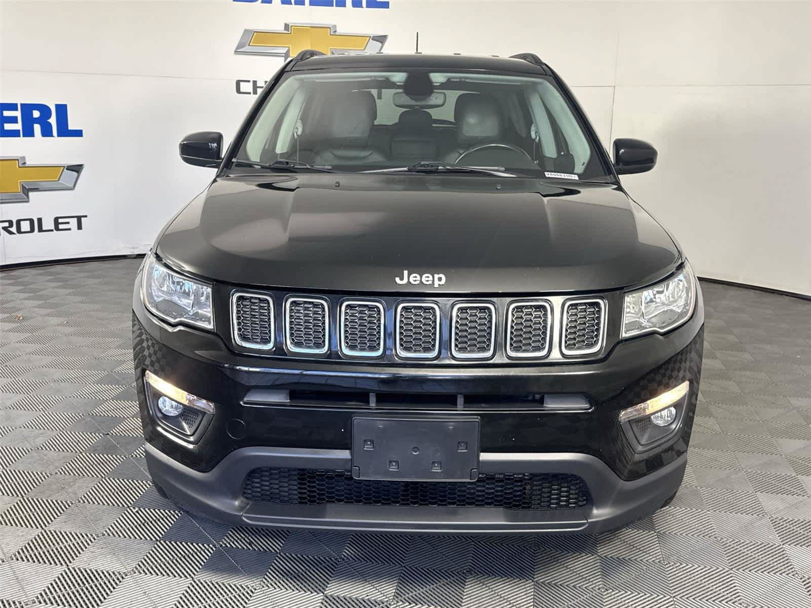 Used 2019 Jeep Compass Latitude w/ Cold Weather Group AWD/4WD image 6