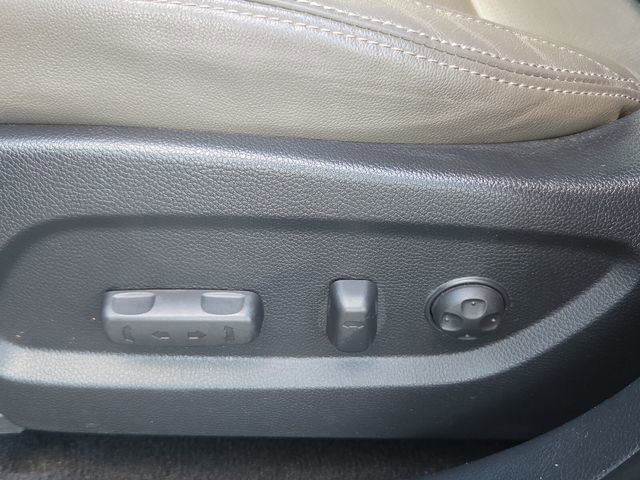 Used 2014 Hyundai Santa Fe GLS AWD/4WD image 12