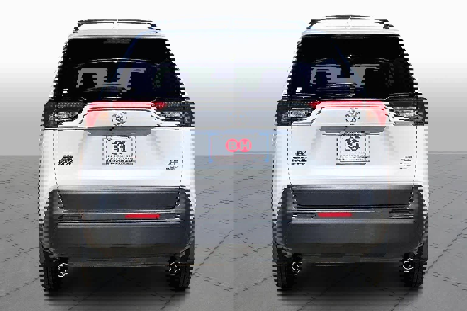 Used 2025 Toyota RAV4 XLE Premium image 5