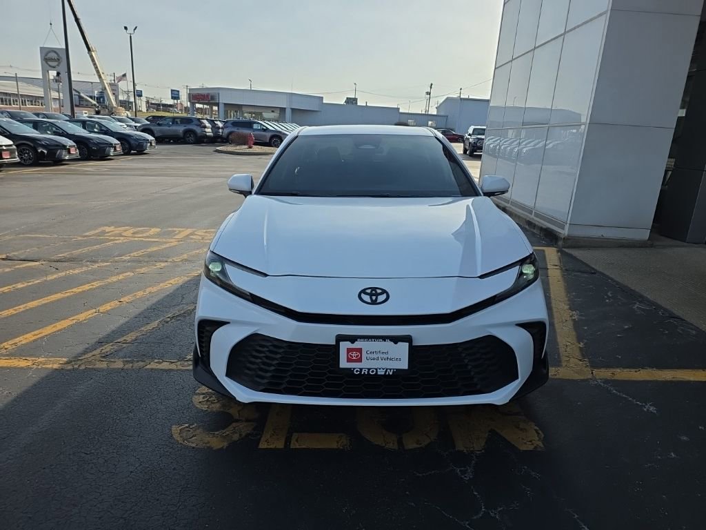 Used 2025 Toyota Camry SE image 10