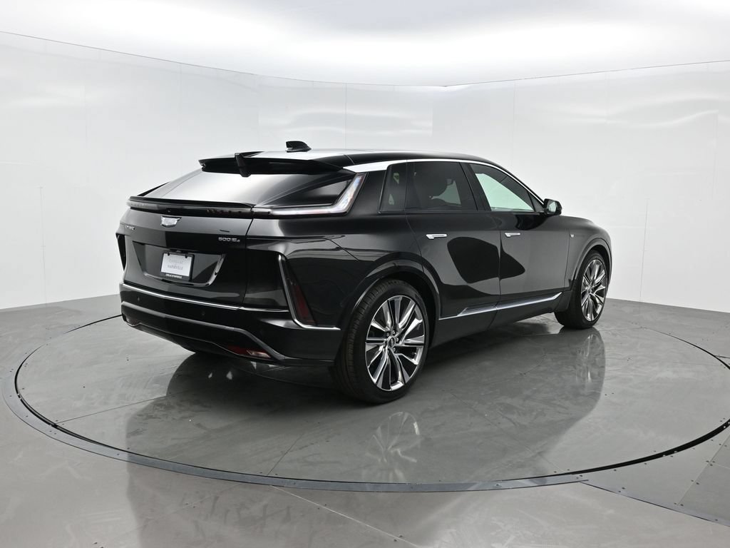 Used 2026 Cadillac Lyriq Signature Luxury w/ Nappa Leather Package AWD/4WD image 6