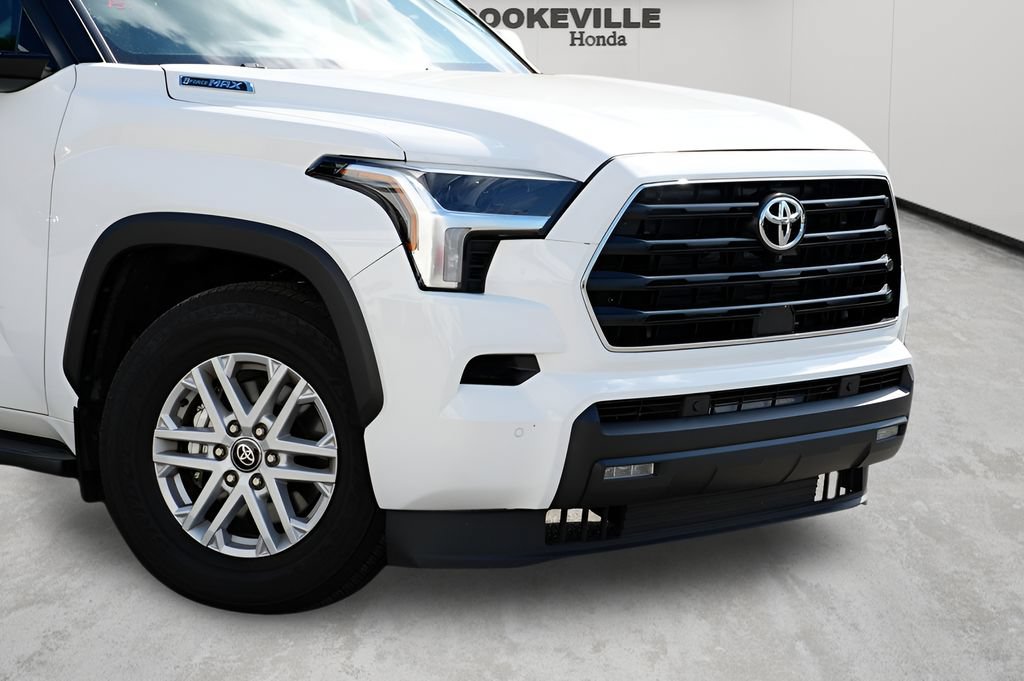 Used 2026 Toyota Sequoia SR5 AWD/4WD image 3
