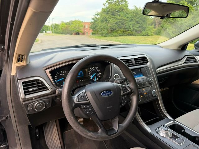 Used 2017 Ford Fusion S FWD image 15