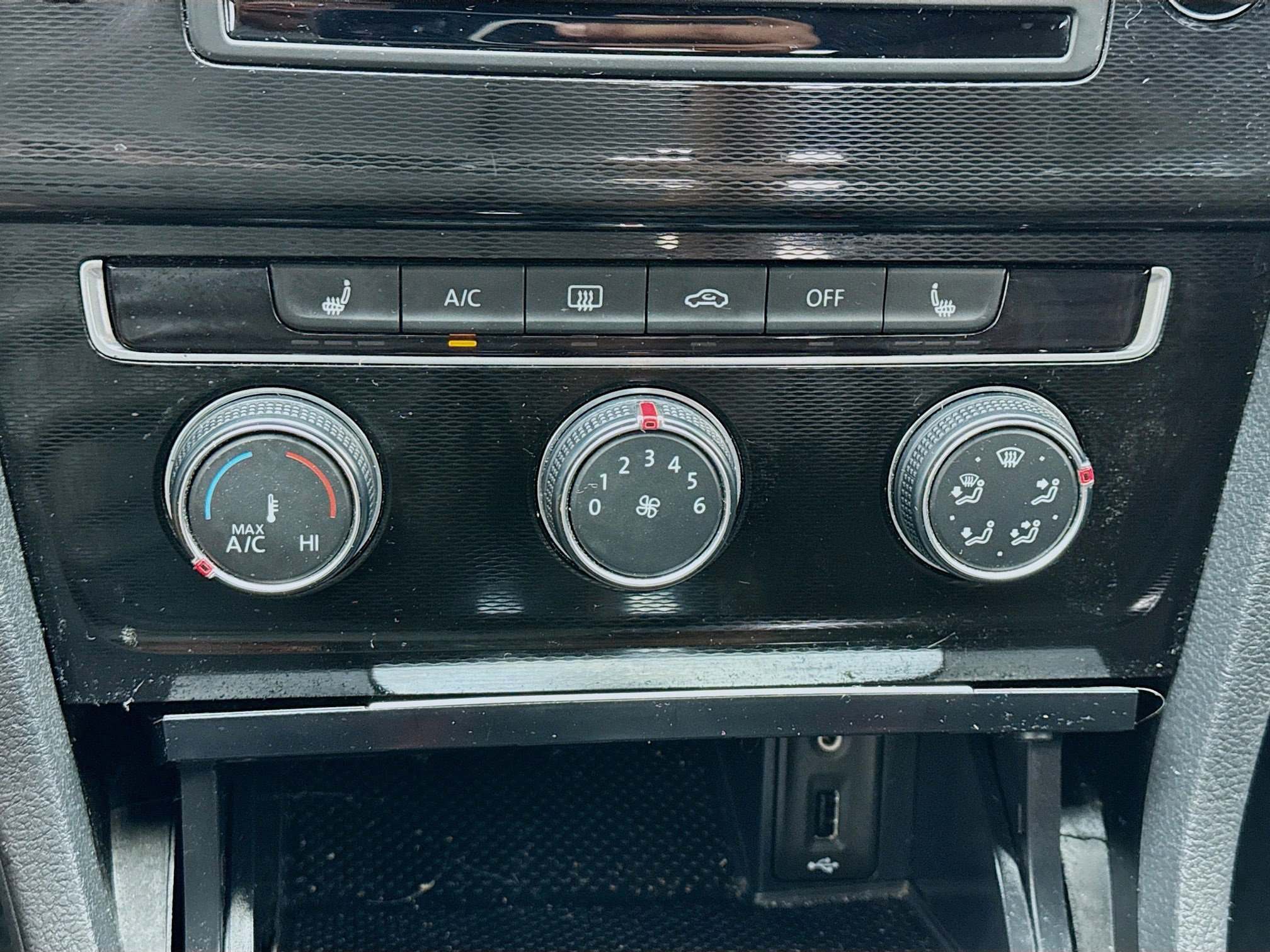 Used 2016 Volkswagen GTI S image 12