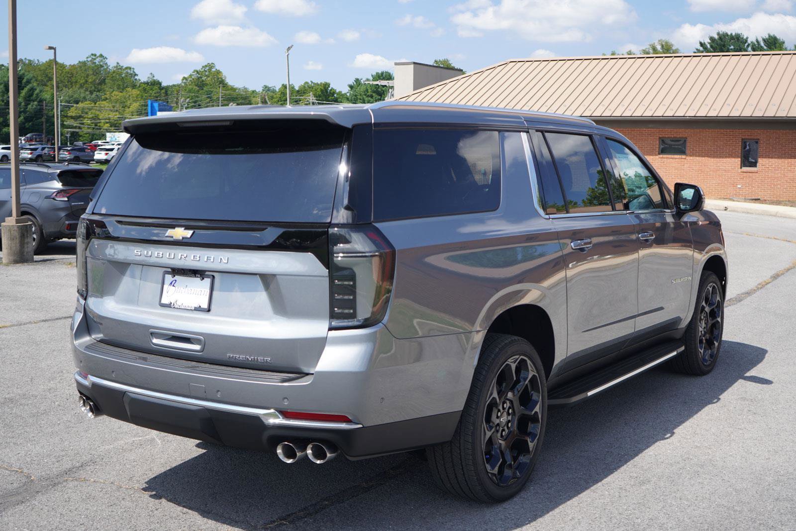 New 2025 Chevrolet Suburban Premier image 3