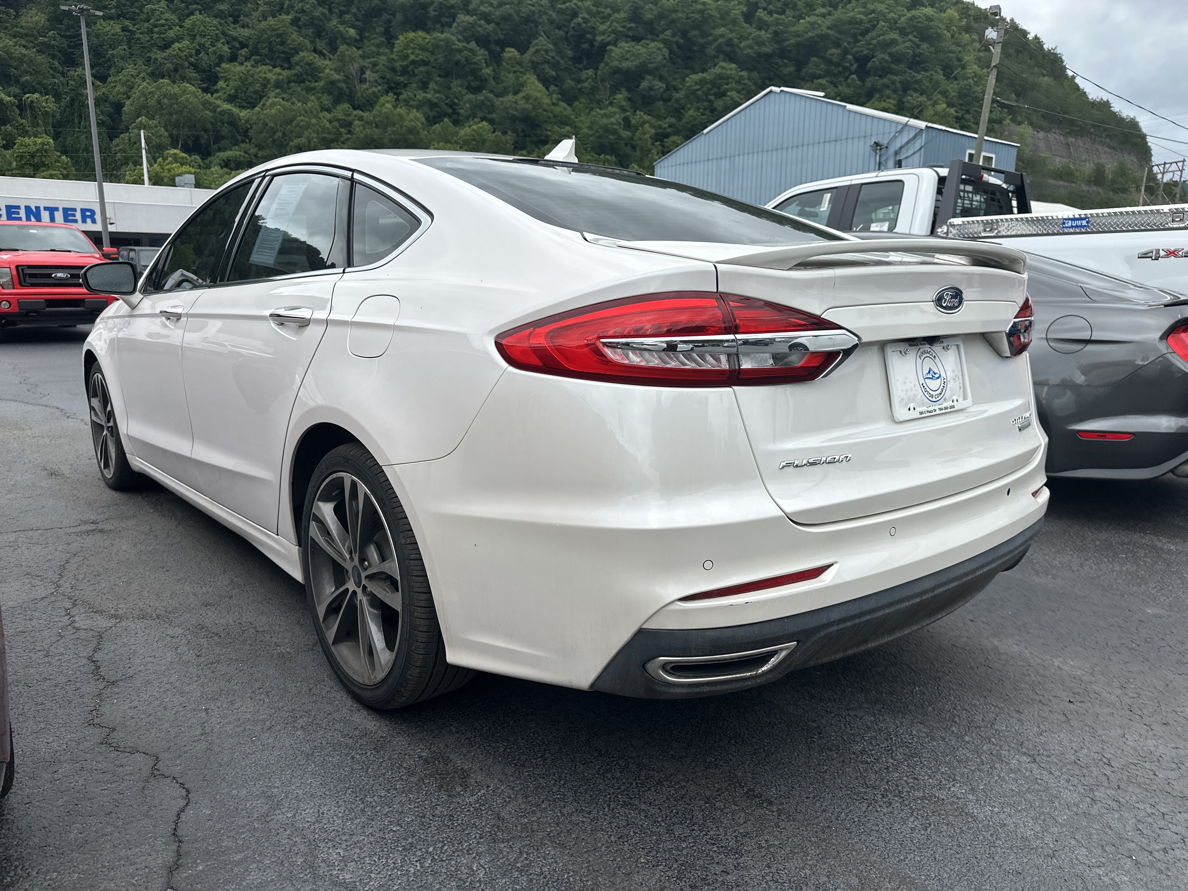 Used 2019 Ford Fusion Titanium FWD image 4