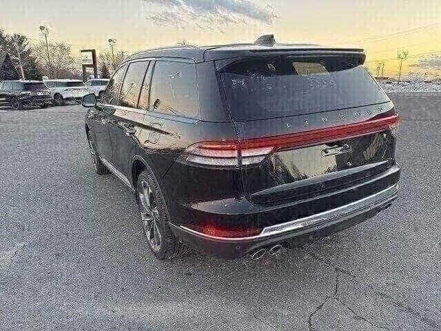 New 2025 Lincoln Aviator Reserve w/ Illumination Package image 3
