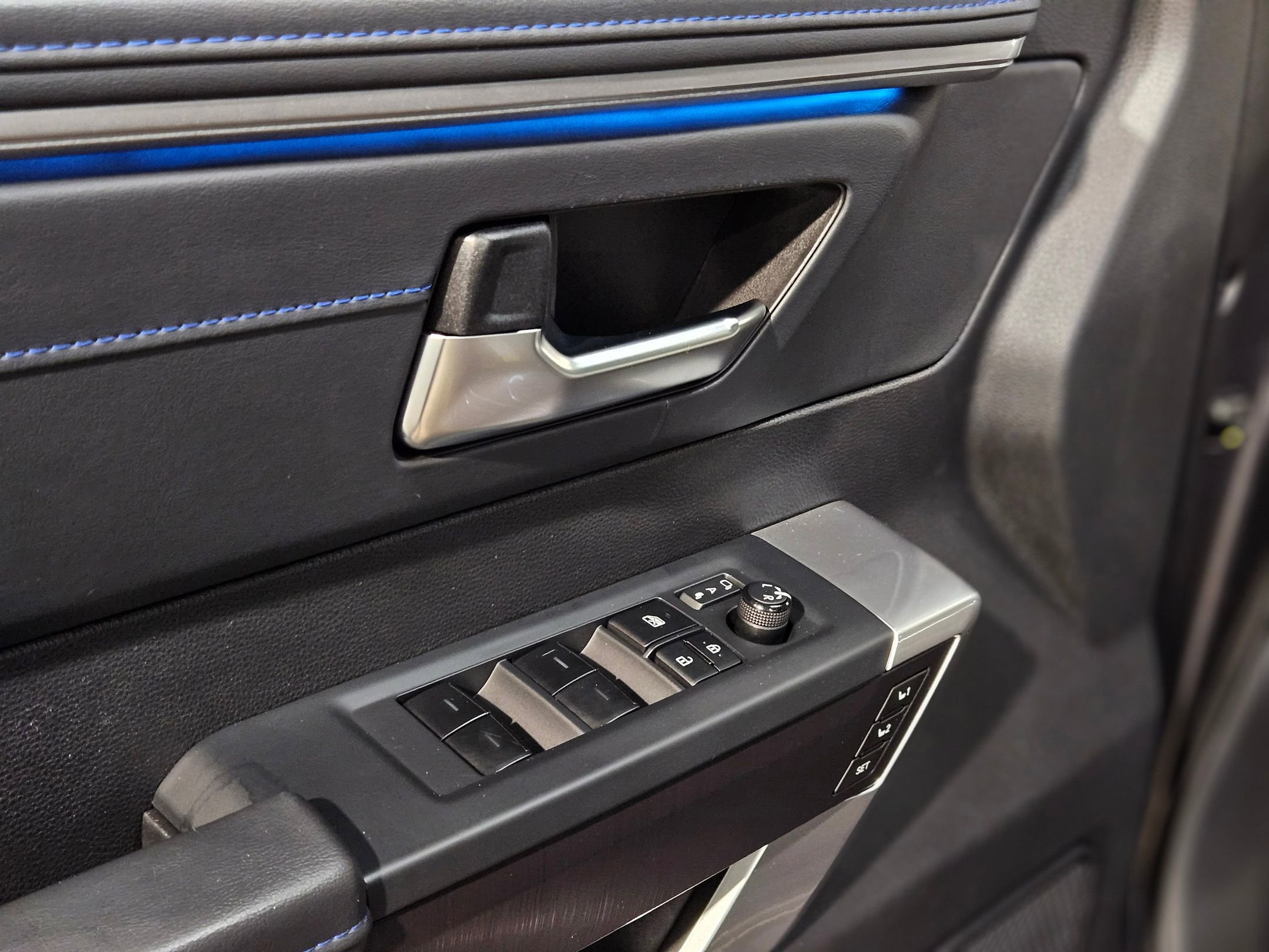 Used 2022 Toyota Tundra Platinum image 21