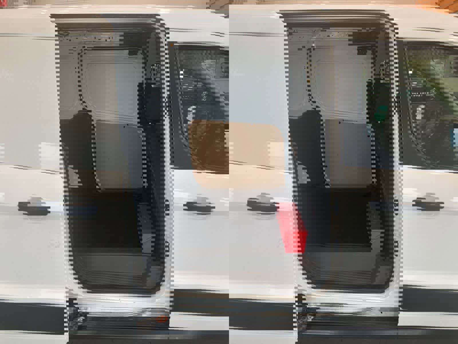 Used 2019 Ford Transit Connect XLT image 25