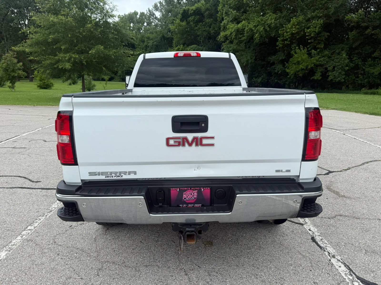 Used 2017 GMC Sierra 3500 SLE w/ Suspension Package, Off-Road AWD/4WD image 6